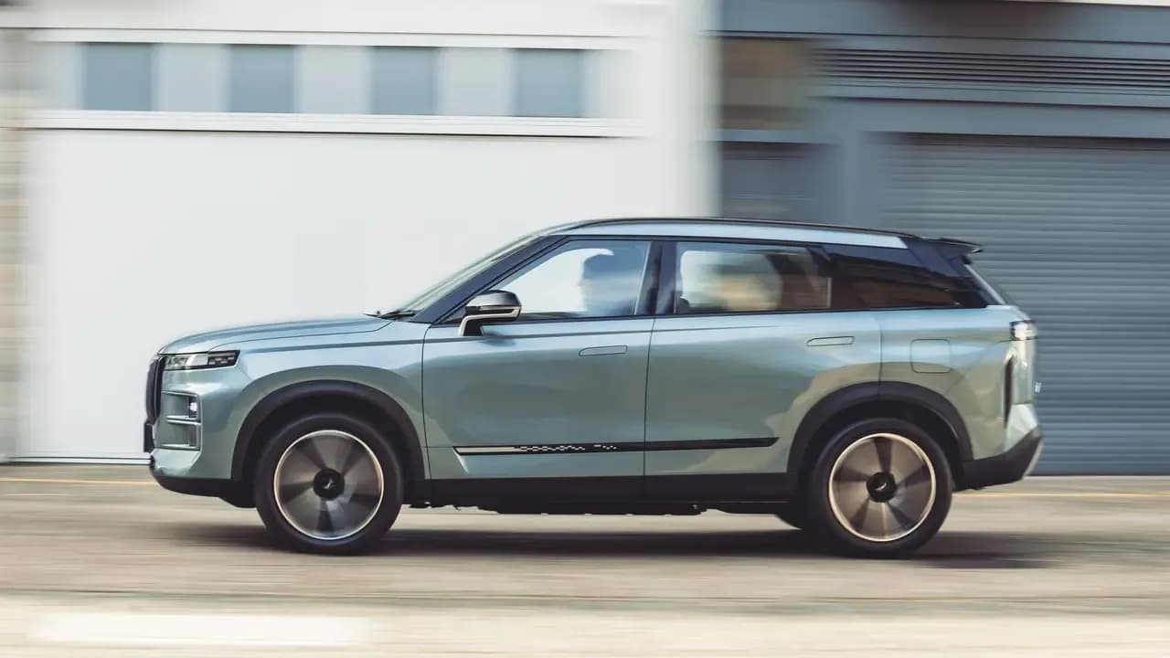 apakah mobil hybrid bebas ganjil genap