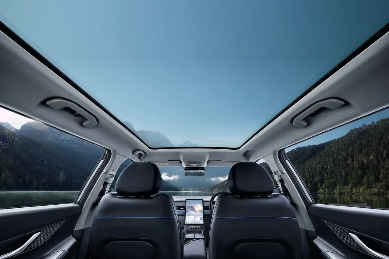 perbedaan sunroof dan panaromicroof
